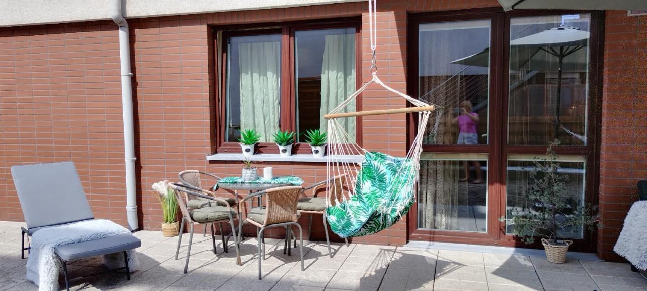 Appartement Apartament Amber Z Duzym Tarasem à Kołobrzeg Extérieur photo
